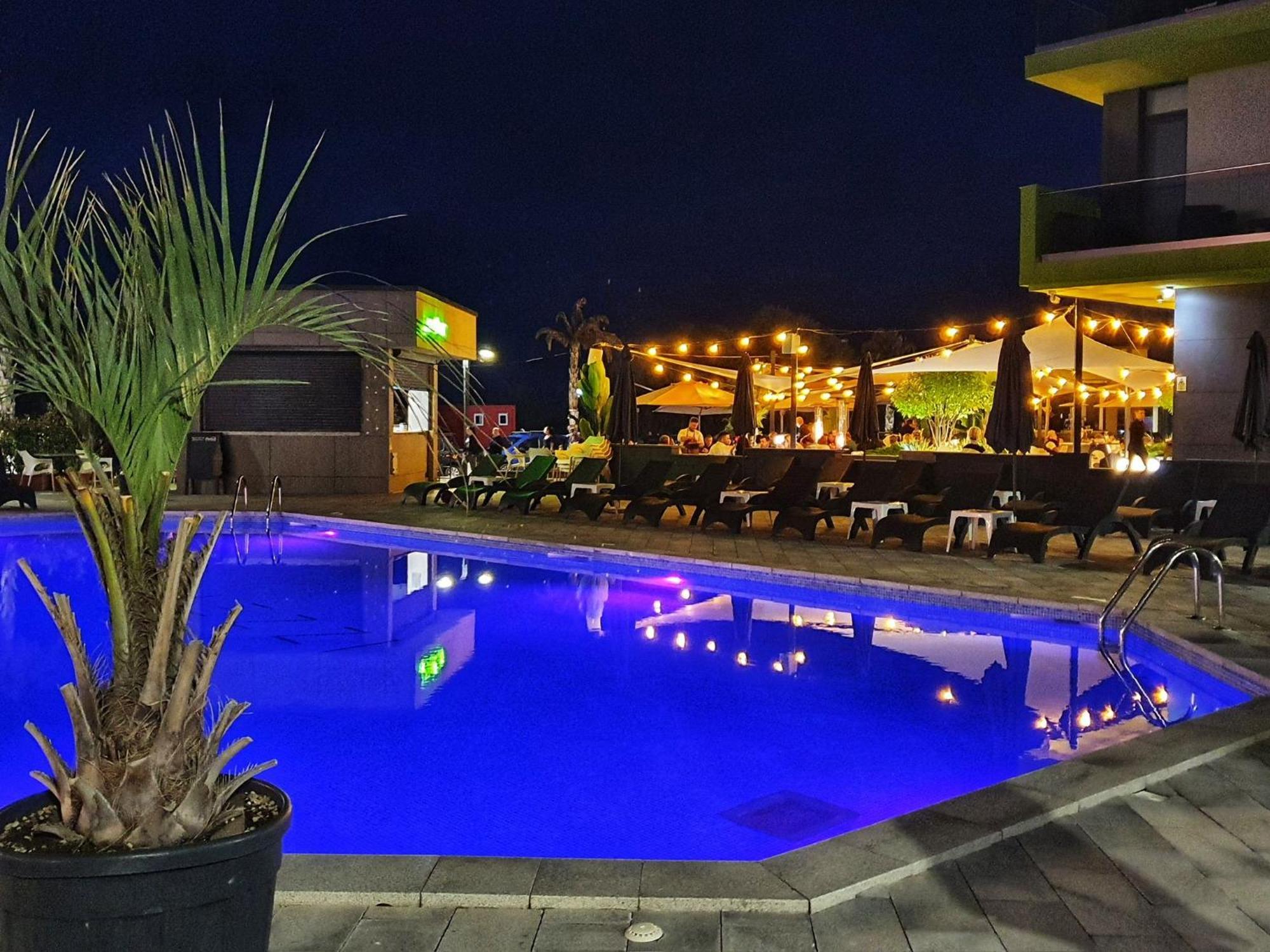 Purple Onyx - Pool & Spa Beach Resort Năvodari Kültér fotó